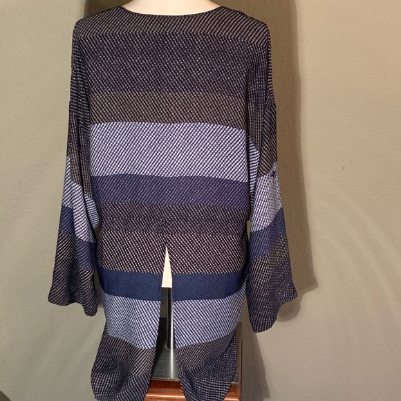 BCBGMazAzria Blue Halen Scarf Print top Size S - Picture 4 of 6